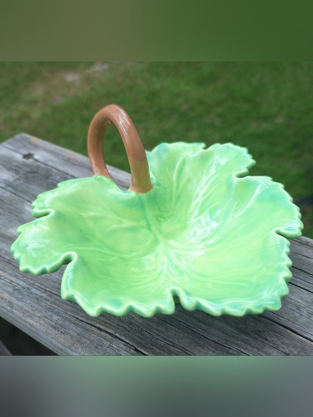 Source Unknown Bright Green Leaf Ceramic Dish with Tan Handle
